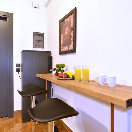 A Modern Rustic Cosy Apartment At The Foot Of Mount Lycabettus Atena Exterior foto