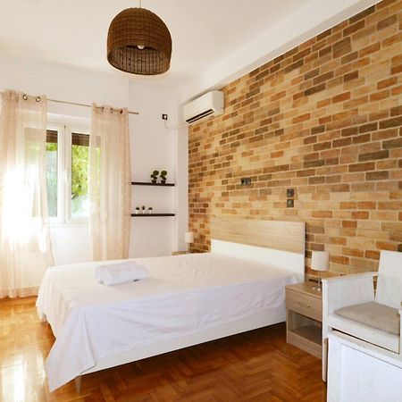 A Modern Rustic Cosy Apartment At The Foot Of Mount Lycabettus Atena Exterior foto