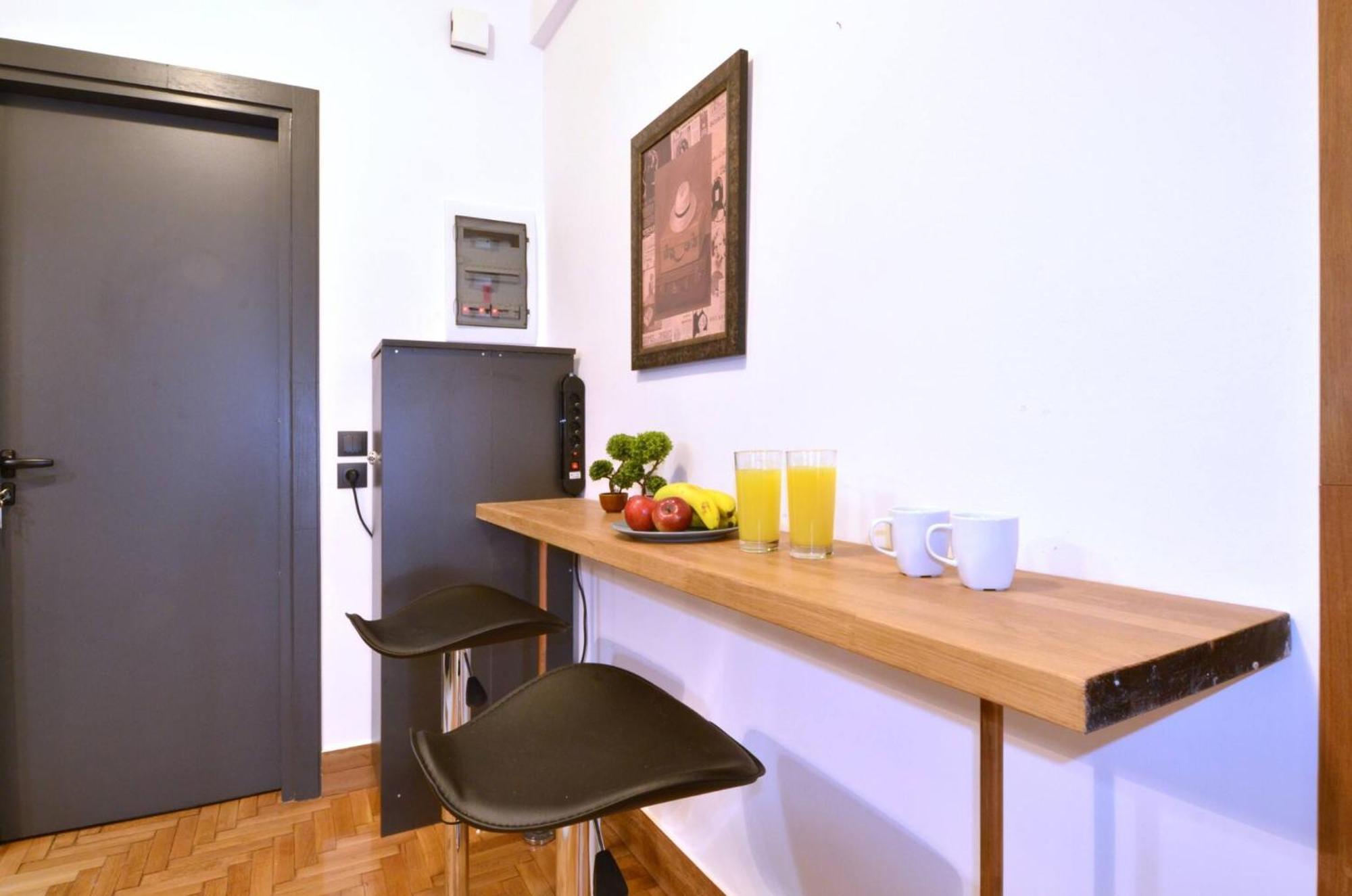 A Modern Rustic Cosy Apartment At The Foot Of Mount Lycabettus Atena Exterior foto
